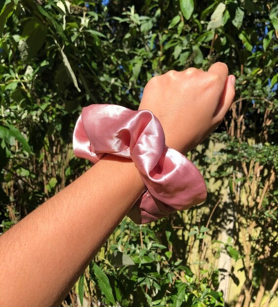 ✨ Moñas Premium de Satín x4 UND ¡Eleva tu estilo al siguiente nivel!