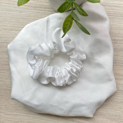 ✨ Moñas Premium de Satín x4 UND ¡Eleva tu estilo al siguiente nivel!